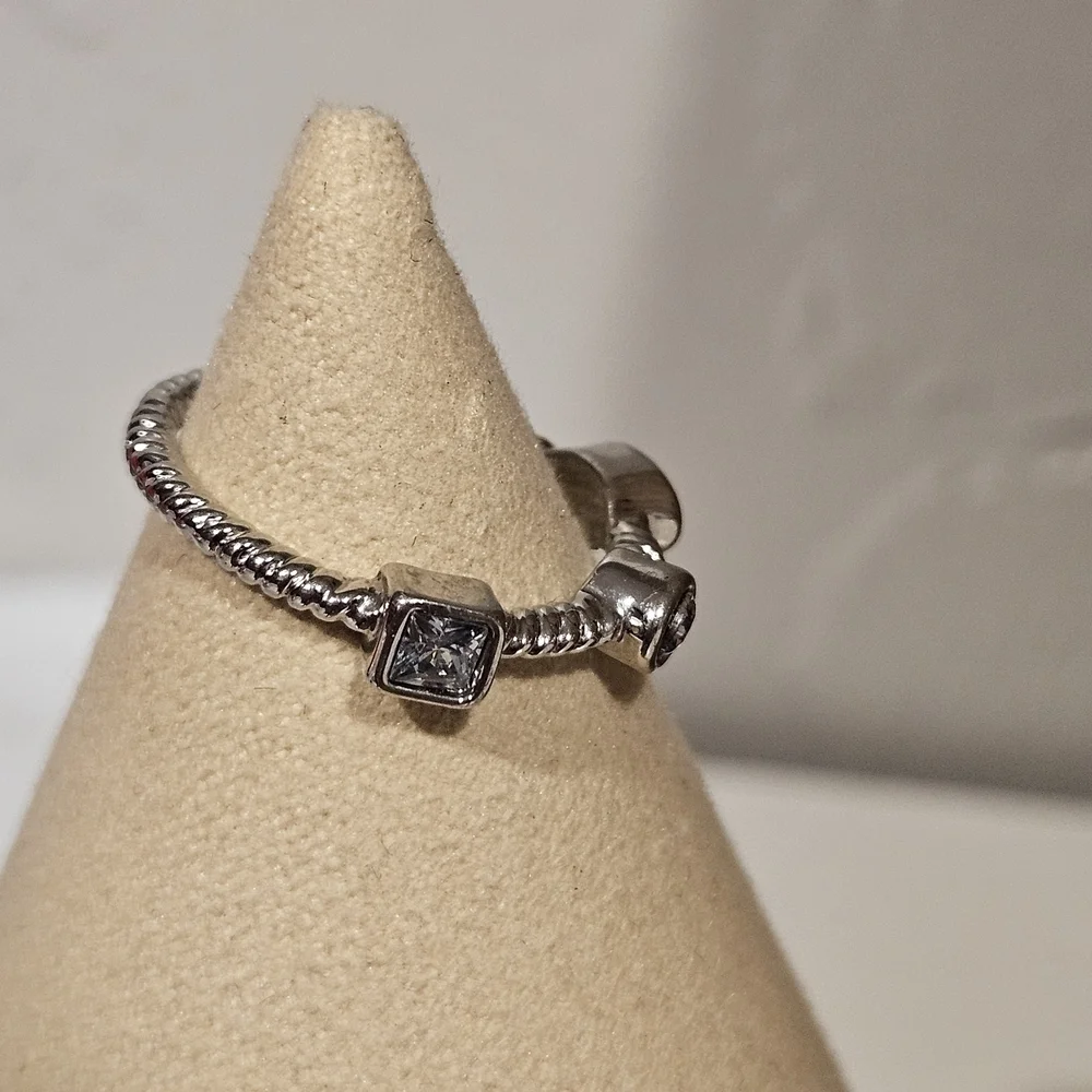 Silver Women's Ring Rhinestone Funky Twisted Jewelry Size 7.5